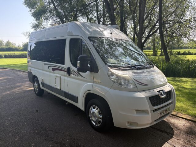 AUTO-SLEEPER STRATFORD