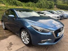 2018 MAZDA MAZDA3 2.0 SKYACTIV-G SPORT NAV HATCHBACK — photo 2