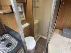 AUTO-TRAIL EXCEL 600B mOTORHOME — photo 10