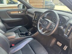 2018 VOLVO XC40 2.0 D3 R-DESIGN SUV — photo 10