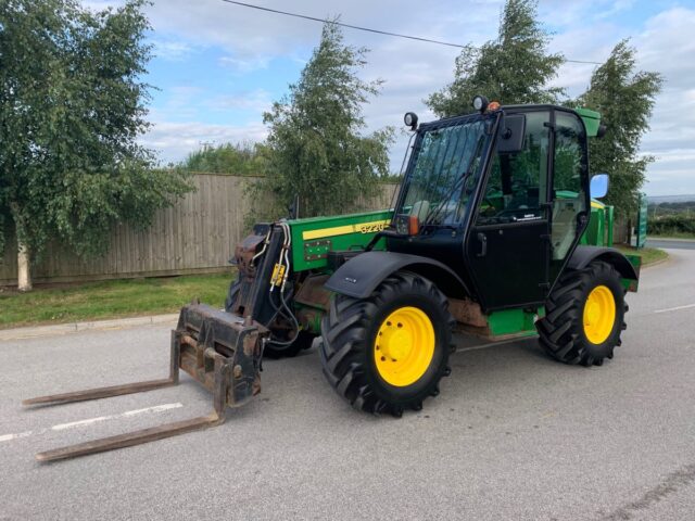 JOHN DEERE 3220 TELEHANDLER
